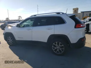 2016 Jeep Cherokee Latitude with VIN 1C4PJLCB1GW208034, listed as a Copart auction lot 45561445 with 139,307 mi miles and Salvage Title. Bid and sale history available at carsss.com. Image 2.