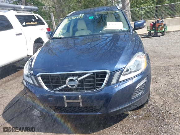 2013 Volvo XC60 T6 with VIN YV4902DZ9D2441547, listed as a IAAI auction lot 42028493 with 106,212 mi miles. Bid and sale history available at carsss.com. Image 12.