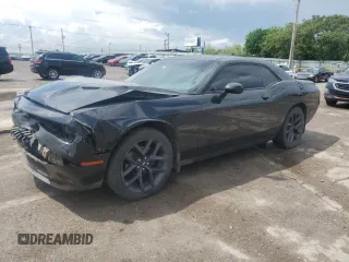 2019 Dodge Challenger SXT z VIN 2C3CDZAG0KH551517, wystawiony jako Copart lot #54535115 z przebiegiem 63 328 mil mil oraz Szkoda całkowita • Salvage title. Historia ofert i sprzedaży dostępna na DreamBid. Obrazek 1.