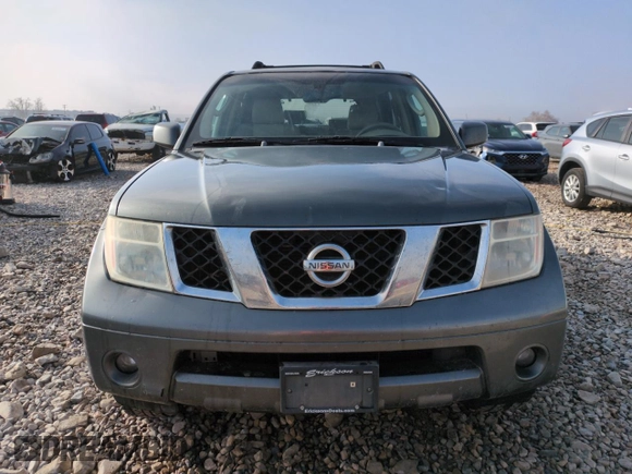 2006 Nissan Pathfinder SE z VIN 5N1AR18W16C627737, wystawiony jako Copart lot #82038594 z przebiegiem 179 084 mil mil oraz Czysty tytuł • Clean title. Historia ofert i sprzedaży dostępna na DreamBid. Obrazek 5.