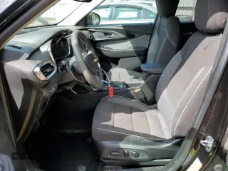 2021 Chevrolet TrailBlazer LT with VIN KL79MPS25MB166797, listed as a Copart auction lot 49880154 with 58,439 mi miles and . Bid and sale history available at DreamBid. Image 7.