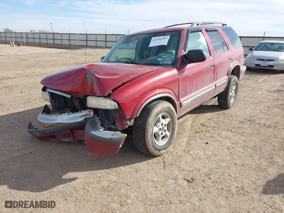 1999 Chevrolet Blazer LS with VIN 1GNDT13W9XK138608, listed as a IAAI auction lot 41531289 with 204,638 mi miles. Bid and sale history available at carsss.com. Image 17.