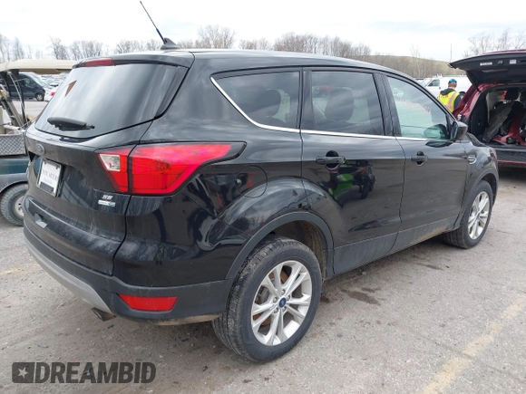 2019 Ford Escape SE z VIN 1FMCU9GD8KUB56356, wystawiony jako IAAI lot #42048802 z przebiegiem 109 356 mil mil oraz . Historia ofert i sprzedaży dostępna na DreamBid. Obrazek 4.