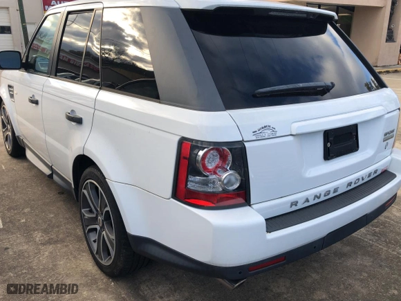 2011 Land Rover Range Rover Sport SC with VIN SALSH2E43BA266207, listed as a Copart auction lot 82416464 with 160,890 mi miles and Clean Title. Bid and sale history available at carsss.com. Image 3.
