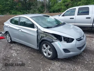 2013 Hyundai Elantra GLS z VIN 5NPDH4AEXDH409269, wystawiony jako IAAI lot #42192277 z przebiegiem 82 386 mil mil oraz . Historia ofert i sprzedaży dostępna na DreamBid. Obrazek 1.