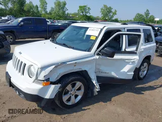 2013 Jeep Patriot Limited z VIN 1C4NJRCB8DD240450, wystawiony jako IAAI lot #42482733 z przebiegiem 149 659 mil mil oraz . Historia ofert i sprzedaży dostępna na DreamBid. Obrazek 17.