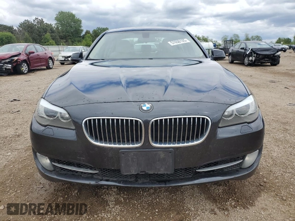 2013 BMW 5 Series 528i xDrive z VIN WBAXH5C59DD112318, wystawiony jako Copart lot #57650125 z przebiegiem 106 189 mil mil oraz Szkoda całkowita • Salvage title. Historia ofert i sprzedaży dostępna na DreamBid. Obrazek 5.