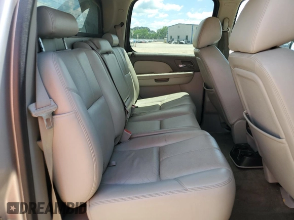 2011 Chevrolet Avalanche LT z VIN 3GNTKFE30BG209600, wystawiony jako Copart lot #59156275 z przebiegiem 213 396 mil mil oraz Czysty tytuł • Clean title. Historia ofert i sprzedaży dostępna na DreamBid. Obrazek 10.