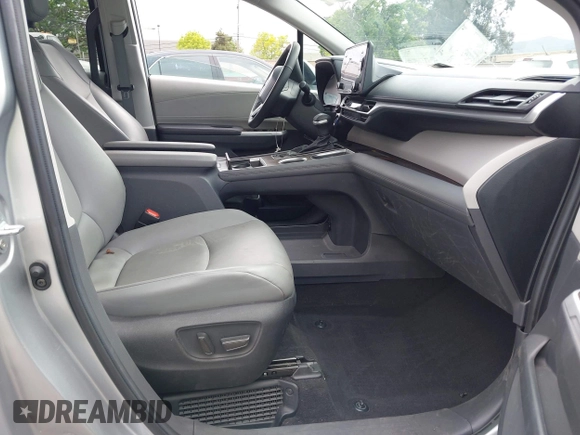 2022 Toyota Sienna XLE z VIN 5TDJRKEC8NS135921, wystawiony jako IAAI lot #42124395 z przebiegiem 39 611 mil mil oraz . Historia ofert i sprzedaży dostępna na DreamBid. Obrazek 5.