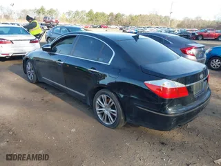 2009 Hyundai Genesis with VIN KMHGC46F39U040132, listed as a IAAI auction lot 42018114 with 111,625 mi miles. Bid and sale history available at carsss.com. Image 3.