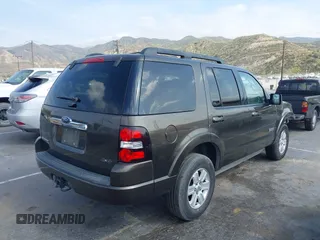 2008 Ford Explorer XLT with VIN 1FMEU73E98UA62801, listed as a IAAI auction lot 42096409 with 156,209 mi miles. Bid and sale history available at carsss.com. Image 4.