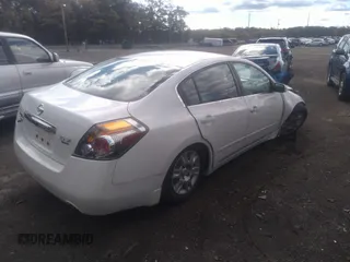 2010 Nissan Altima 3.5 SR with VIN 1N4BL2AP0AC111192, listed as a IAAI auction lot 41391926 with 1 mi miles. Bid and sale history available at carsss.com. Image 4.