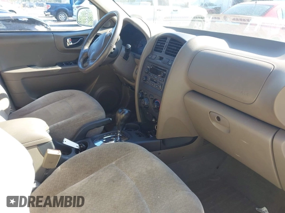 2004 Hyundai Santa Fe GLS with VIN KM8SC73D74U675555, listed as a IAAI auction lot 42021978 with 198,778 mi miles. Bid and sale history available at carsss.com. Image 5.