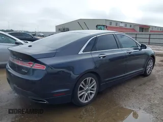 2014 Lincoln MKZ with VIN 3LN6L2G90ER829154, listed as a IAAI auction lot 41653378 with 199,363 mi miles. Bid and sale history available at carsss.com. Image 4.