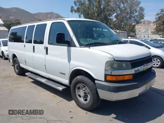 2005 Chevrolet Express Passenger with VIN 1GAHG39U851111248, listed as a IAAI auction lot 42158825 with 121,288 mi miles and . Bid and sale history available at DreamBid. Image 1.