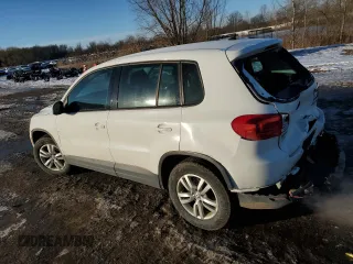 2012 Volkswagen Tiguan LE with VIN WVGAV7AXXCW568697, listed as a Copart auction lot 43210435 with 181,249 mi miles and Salvage title. Bid and sale history available at DreamBid. Image 2.