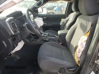 2017 Toyota Tacoma SR5 z VIN 5TFRZ5CN6HX034934, wystawiony jako Copart lot #42181755 z przebiegiem 176 511 mil mil oraz Szkoda całkowita • Salvage title. Historia ofert i sprzedaży dostępna na DreamBid. Obrazek 7.
