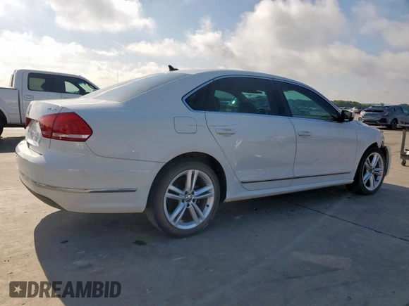 2013 Volkswagen Passat SEL Premium z VIN 1VWCN7A30DC051564, wystawiony jako Copart lot #58565845 z przebiegiem 113 788 mil mil oraz Czysty tytuł • Clean title. Historia ofert i sprzedaży dostępna na DreamBid. Obrazek 3.