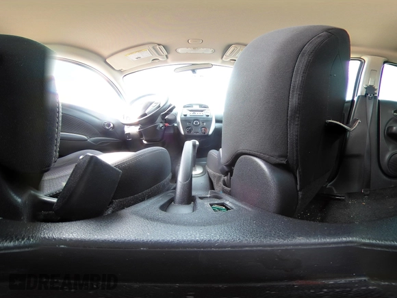 2016 Nissan Versa S z VIN 3N1CN7AP9GL829345, wystawiony jako IAAI lot #42441630 z przebiegiem 147 607 mil mil oraz . Historia ofert i sprzedaży dostępna na DreamBid. Obrazek 19.