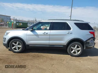 2017 Ford Explorer XLT with VIN 1FM5K8D85HGC53358, listed as a IAAI auction lot 42042665 with 97,807 mi miles and . Bid and sale history available at carsss.com. Image 14.