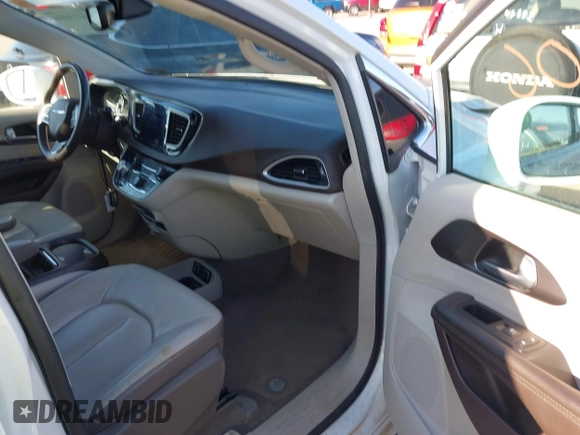 2017 Chrysler Pacifica Touring L with VIN 2C4RC1BG8HR677720, listed as a IAAI auction lot 41976606 with 170,175 mi miles and . Bid and sale history available at DreamBid. Image 5.