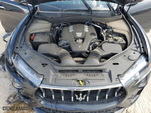 2022 Maserati Levante GT with VIN ZN661XUA9NX384716, listed as a Copart auction lot 69743654 with 0 mi miles and Salvage Title. Bid and sale history available at carsss.com. Image 12.