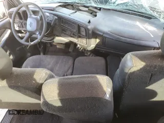 2000 Chevrolet Silverado 1500 with VIN 2GCEC19W1Y1396790, listed as a Copart auction lot 73387324 with 348,603 mi miles and Salvage Title. Bid and sale history available at DreamBid. Image 8.