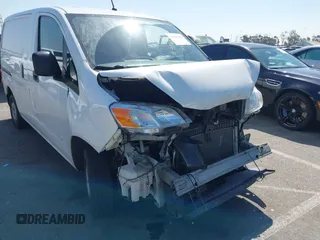 2019 Nissan NV200 S z VIN 3N6CM0KN4KK690564, wystawiony jako IAAI lot #41855046 z przebiegiem 137 969 mil mil oraz . Historia ofert i sprzedaży dostępna na DreamBid. Obrazek 6.