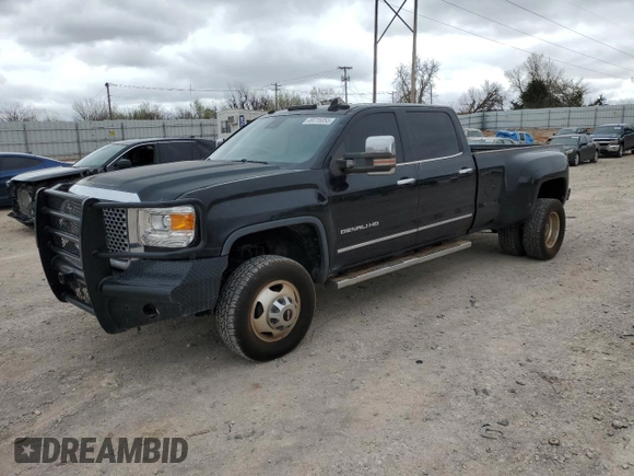 2015 GMC Sierra 3500HD Denali z VIN 1GT424E80FF506967, wystawiony jako Copart lot #49715055 z przebiegiem 191 033 mil mil oraz Czysty tytuł • Clean title. Historia ofert i sprzedaży dostępna na DreamBid. Obrazek 1.
