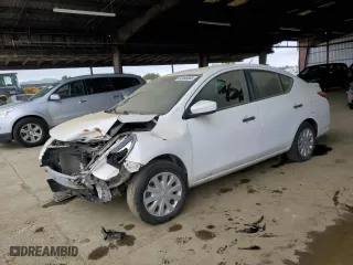 2015 Nissan Versa SV with VIN 3N1CN7AP5FL898483, listed as a Copart auction lot 53100565 with 173,488 mi miles and Salvage Title. Bid and sale history available at carsss.com. Image 1.