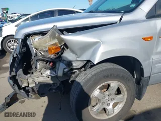2008 Honda Pilot SE with VIN 5FNYF28318B006625, listed as a IAAI auction lot 41959923 with 140,258 mi miles. Bid and sale history available at carsss.com. Image 6.