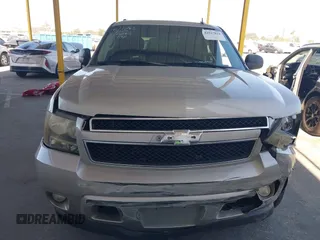 2007 Chevrolet Tahoe LS z VIN 1GNFC13C17R293787, wystawiony jako IAAI lot #42517818 z przebiegiem 293 307 mil mil oraz . Historia ofert i sprzedaży dostępna na DreamBid. Obrazek 12.