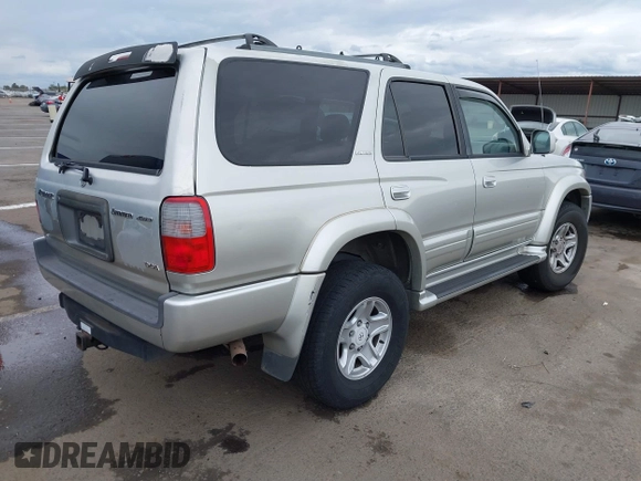 2000 Toyota 4Runner Limited with VIN JT3HN87R8Y0301624, listed as a IAAI auction lot 41786250 with 224,680 mi miles and . Bid and sale history available at DreamBid. Image 4.