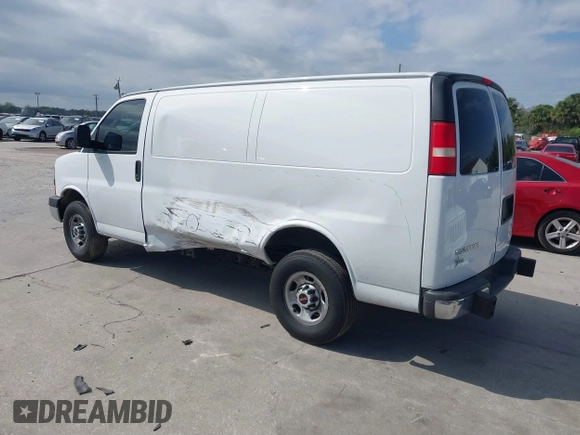 2022 GMC Savana Cargo Van with VIN 1GTW7AFP6N1220762, listed as a IAAI auction lot 41596612 with 23,305 mi miles. Bid and sale history available at carsss.com. Image 3.