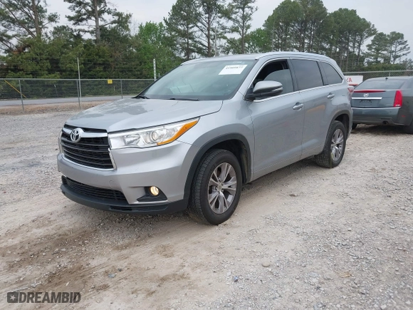 2014 Toyota Highlander XLE with VIN 5TDKKRFH3ES035284, listed as a IAAI auction lot 41909877 with 112,468 mi miles. Bid and sale history available at carsss.com. Image 17.