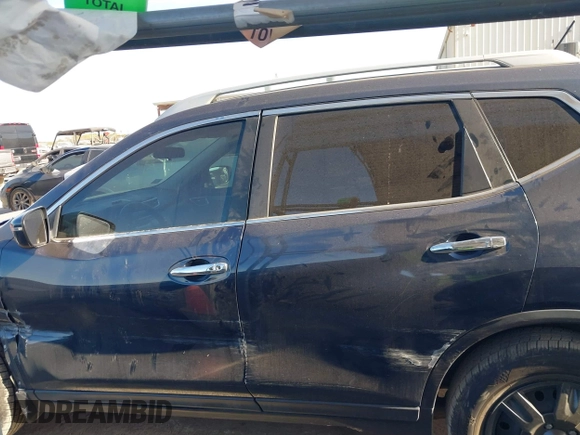 2016 Nissan Rogue SL with VIN 5N1AT2MV4GC893887, listed as a IAAI auction lot 40992682 with 186,792 mi miles and . Bid and sale history available at DreamBid. Image 15.