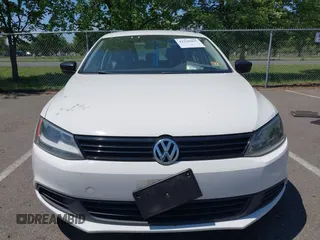 2013 Volkswagen Jetta S с VIN 3VW2K7AJ7DM352611, выставлен на аукционе IAAI как лот 42230997 с пробегом 149 179 миль миль и . История ставок и продаж доступна на DreamBid. Изображение 12.