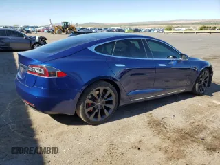 2019 Tesla Model S 100D with VIN 5YJSA1E40KF332077, listed as a Copart auction lot 53733965 with 33,098 mi miles and Salvage title. Bid and sale history available at DreamBid. Image 3.
