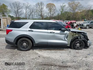 2023 Ford Police Interceptor Utility z VIN 1FM5K8ABXPGA35608, wystawiony jako IAAI lot #41857142 z przebiegiem 24 094 mil mil oraz . Historia ofert i sprzedaży dostępna na DreamBid. Obrazek 13.