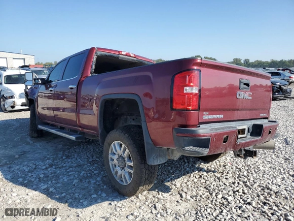 2015 GMC Sierra 2500HD Denali with VIN 1GT120E84FF540230, listed as a Copart auction lot 70030414 with 189,959 mi miles and Salvage Title. Bid and sale history available at carsss.com. Image 2.