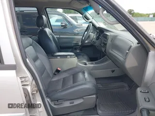 2003 Ford Explorer Sport Trac XLS z VIN 1FMZU67E43UA72537, wystawiony jako IAAI lot #42575959 z przebiegiem 142 692 mil mil oraz . Historia ofert i sprzedaży dostępna na DreamBid. Obrazek 5.