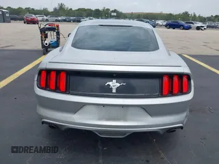 2015 Ford Mustang V6 z VIN 1FA6P8AM1F5316868, wystawiony jako IAAI lot #42618687 z przebiegiem 93 238 mil mil oraz . Historia ofert i sprzedaży dostępna na DreamBid. Obrazek 17.