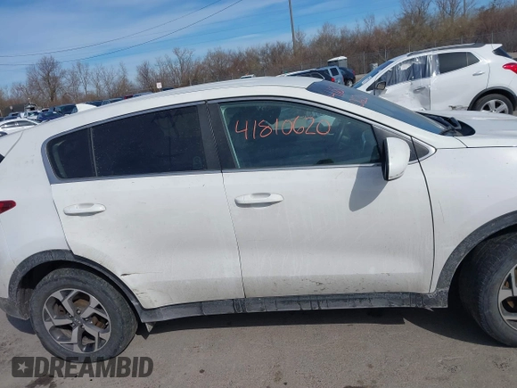 2020 Kia Sportage LX with VIN KNDPMCAC2L7776669, listed as a IAAI auction lot 41810620 with 186,599 mi miles and . Bid and sale history available at carsss.com. Image 12.