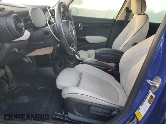 2021 MINI Hardtop 4 Door Cooper S with VIN WMWXU9C04M2N77138, listed as a Copart auction lot 83422584 with 32,370 mi miles and Salvage title. Bid and sale history available at DreamBid. Image 7.