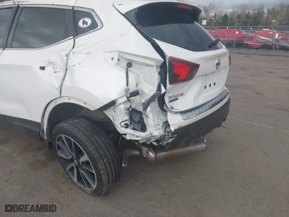2018 Nissan Rogue Sport S with VIN JN1BJ1CP3JW103922, listed as a IAAI auction lot 42030656 with 36,765 mi miles. Bid and sale history available at carsss.com. Image 12.
