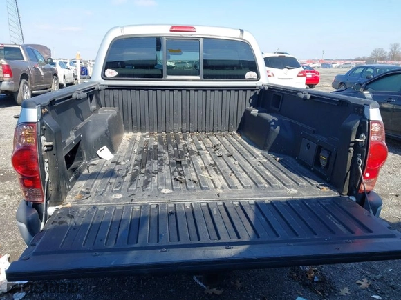 2007 Toyota Tacoma PreRunner with VIN 5TEJU62N17Z439271, listed as a IAAI auction lot 41553048 with NaN miles. Bid and sale history available at carsss.com. Image 17.