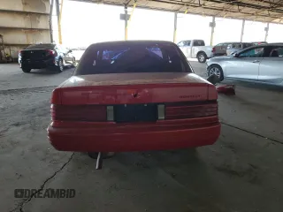 1996 Chevrolet Corsica z VIN 1G1LD5547TY266513, wystawiony jako Copart lot #55221524 z przebiegiem 287 219 mil mil oraz Szkody całkowita. Historia ofert i sprzedaży dostępna na DreamBid. Obrazek 6.