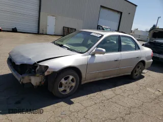 1998 Honda Accord EX z VIN 1HGCG6678WA063934, wystawiony jako Copart lot #53132965 z przebiegiem 230 780 mil mil oraz Szkoda całkowita • Salvage title. Historia ofert i sprzedaży dostępna na DreamBid. Obrazek 1.