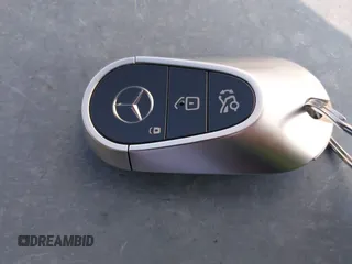 2023 Mercedes-Benz EQS 580 z VIN 4JGDM4EBXPA026161, wystawiony jako IAAI lot #41424484 z przebiegiem Nie podano mil oraz . Historia ofert i sprzedaży dostępna na DreamBid. Obrazek 11.