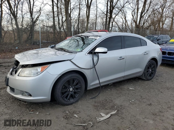 2013 Buick LaCrosse с VIN 1G4GA5E38DF120929, выставлен на аукционе Copart как лот 85129384 с пробегом 121 425 миль миль и Списание • Salvage title. История ставок и продаж доступна на DreamBid. Изображение 1.